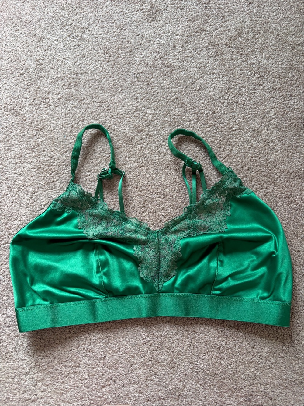 🌹 AERIE - XL Green Bra
